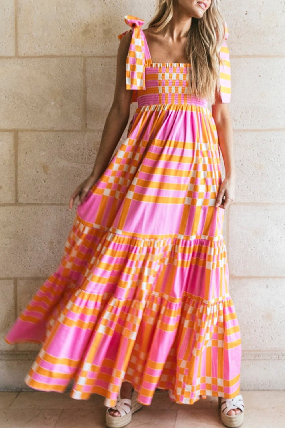 Naomi - Abito lungo boho a quadretti con arricciature e spalline annodate