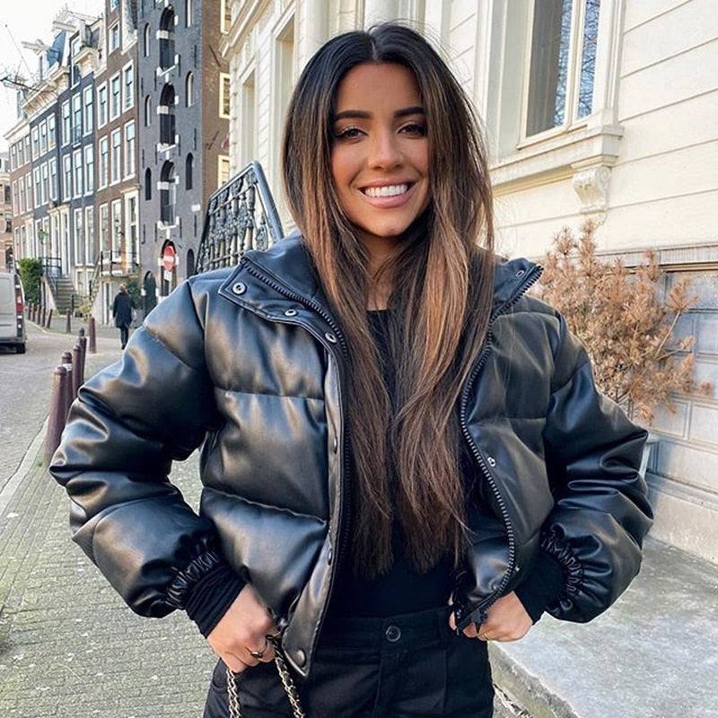 Milla - Giacca Puffer Crop in Ecopelle Vegan Audace e Calda per un Look Streetwear