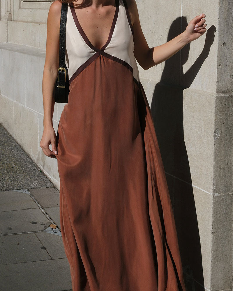 Lara - Robe chic à col en V avec couleur contrastante