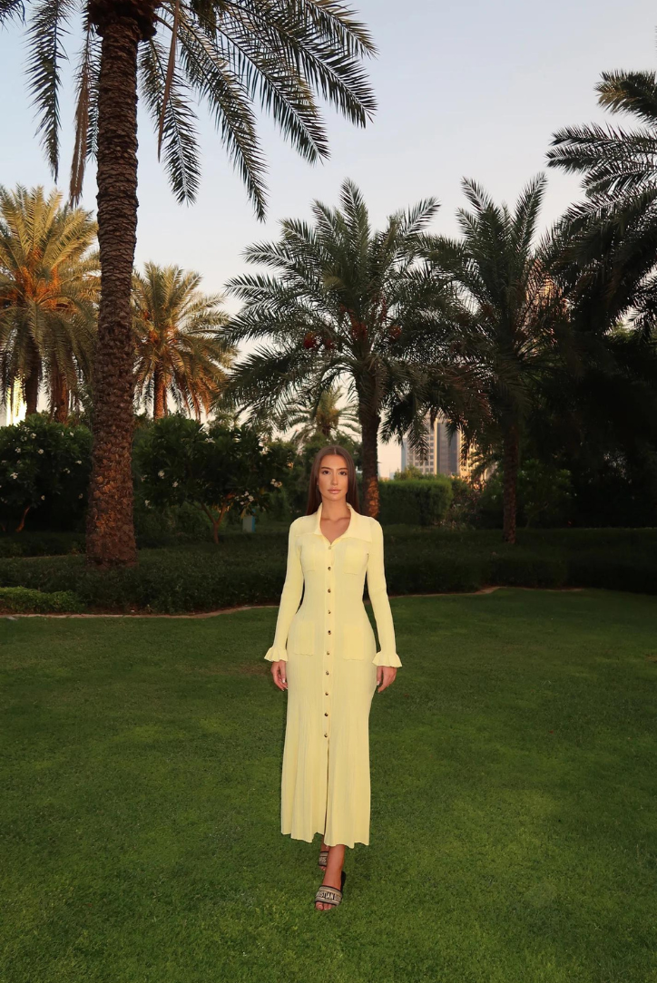 Leilani - Abito Maxi in Maglia con Dettagli di Bottoni Dorati