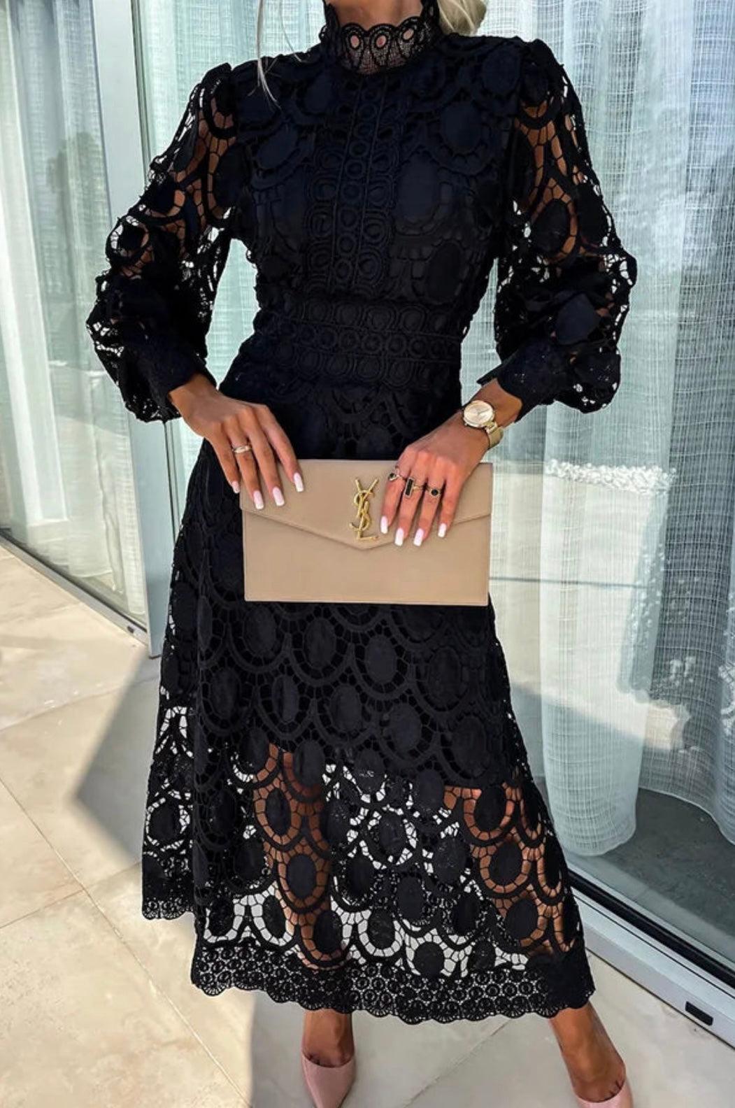 Sara - Elegantní krajkové šaty