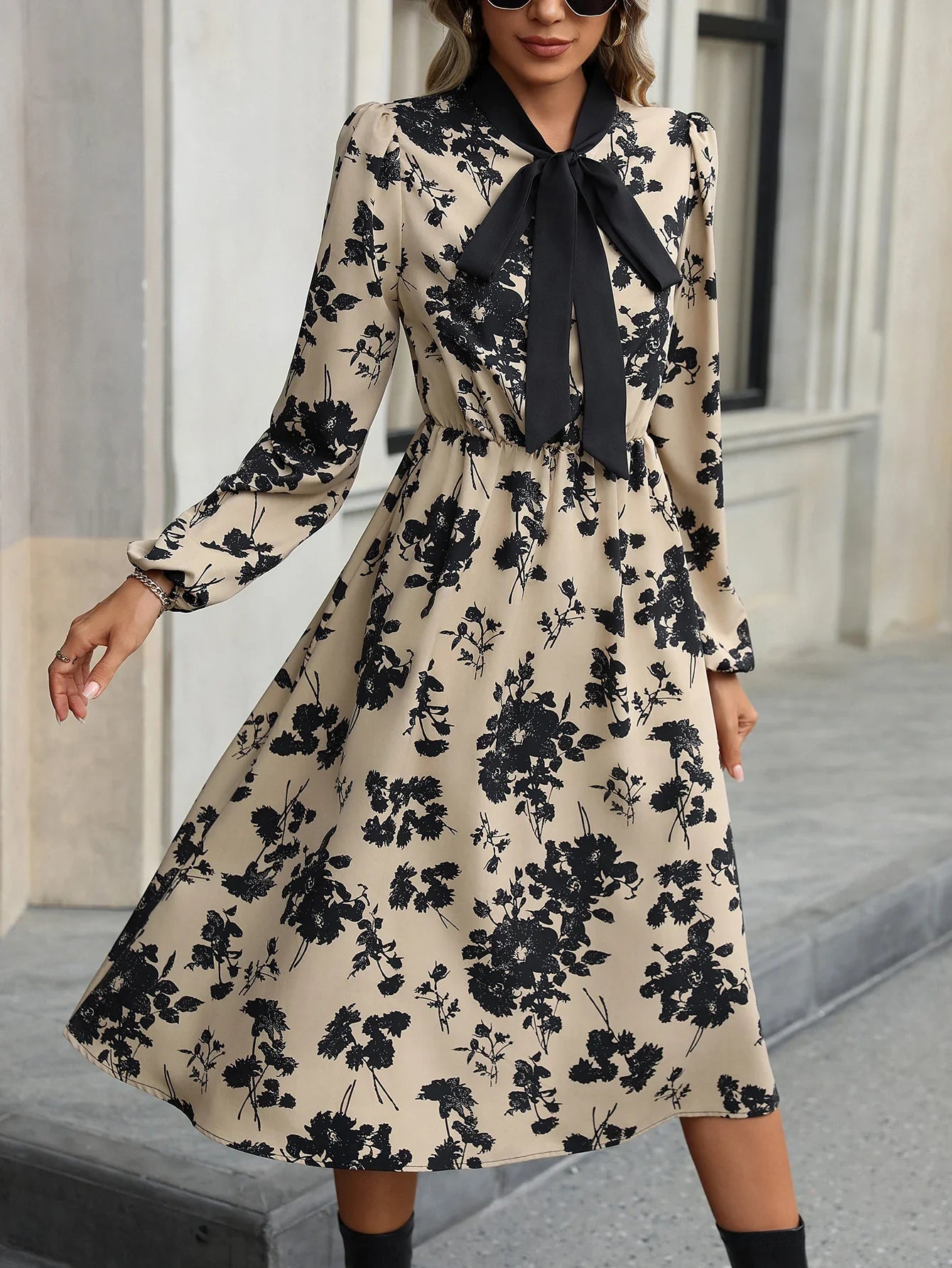 Lorraine - Abito con Stampa Floreale e Fiocco Elegante e Senza Tempo