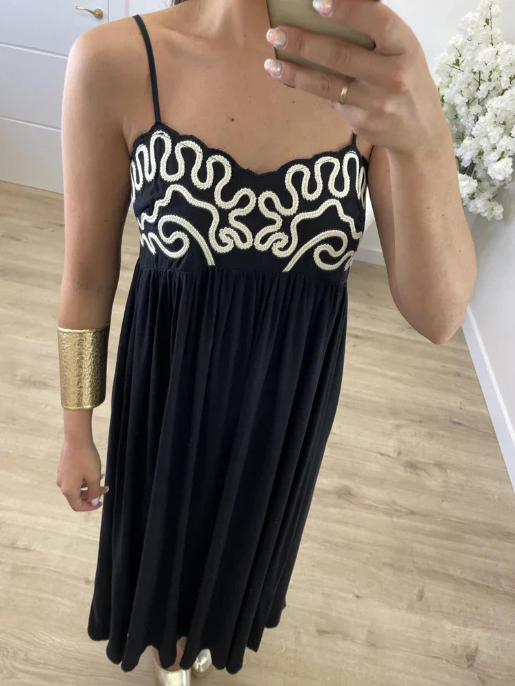 Nixie – vyšívané maxi šaty na ramínka