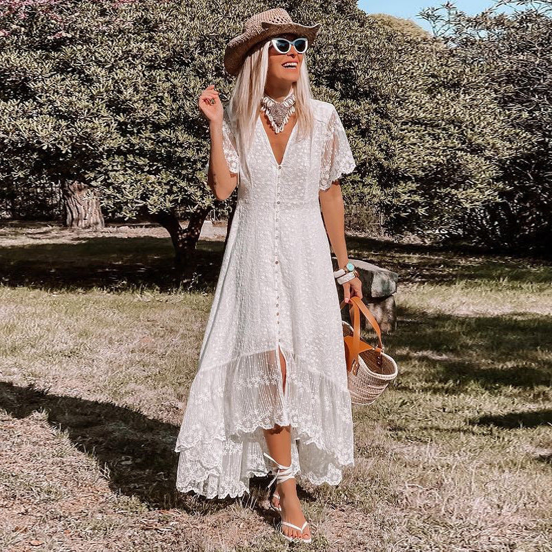 Ashlyn - Abito lungo in pizzo con scollo a V profondo e chiusura con bottoni sul davanti