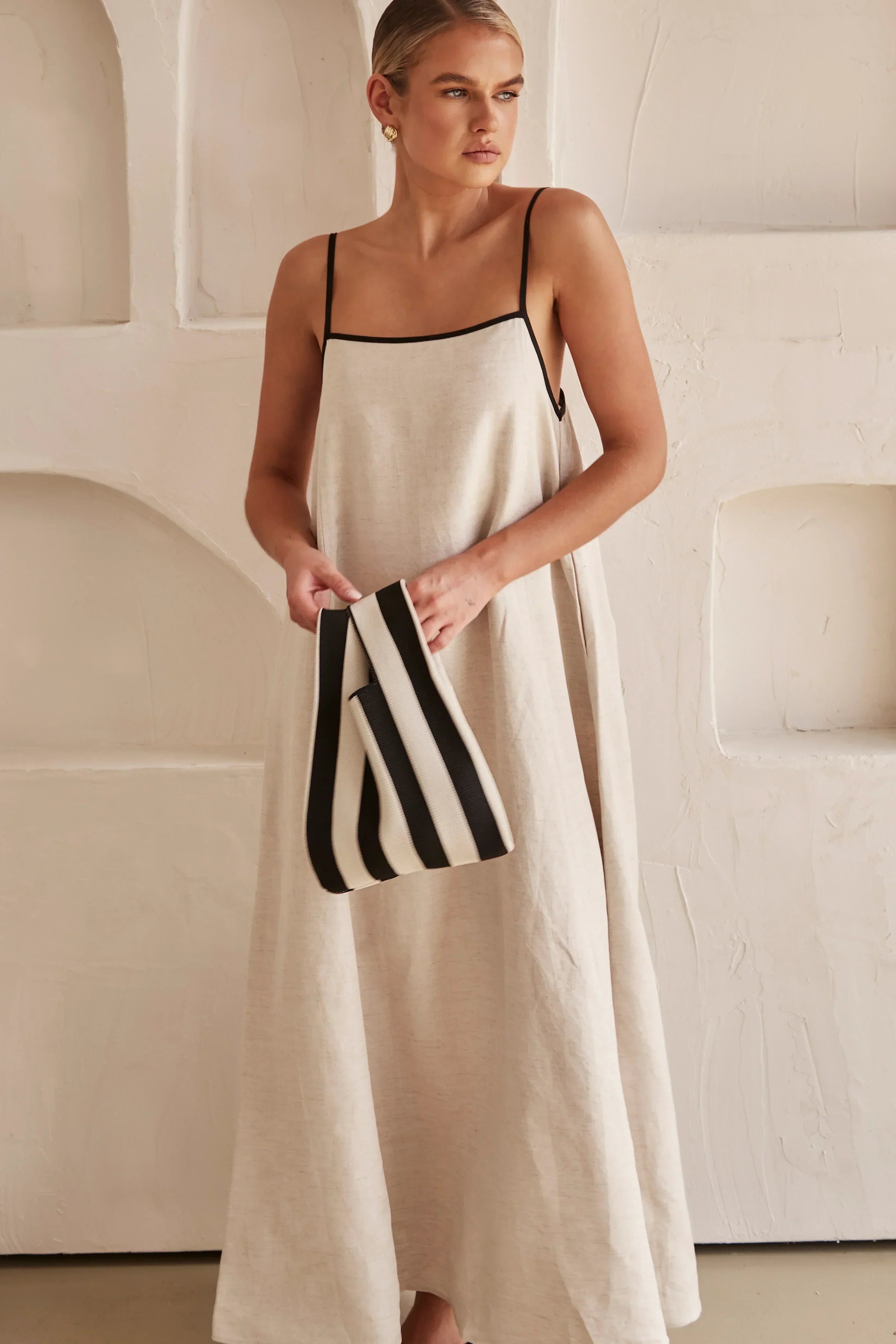 Floriana - Vestido maxi beige elegante de algodón, cómodo y atemporal