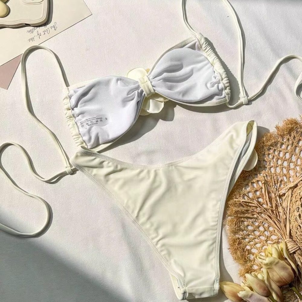 Venus - Bikiny s květinovým akcentem