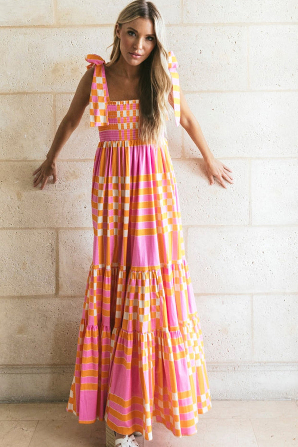 Naomi - Abito lungo boho a quadretti con arricciature e spalline annodate