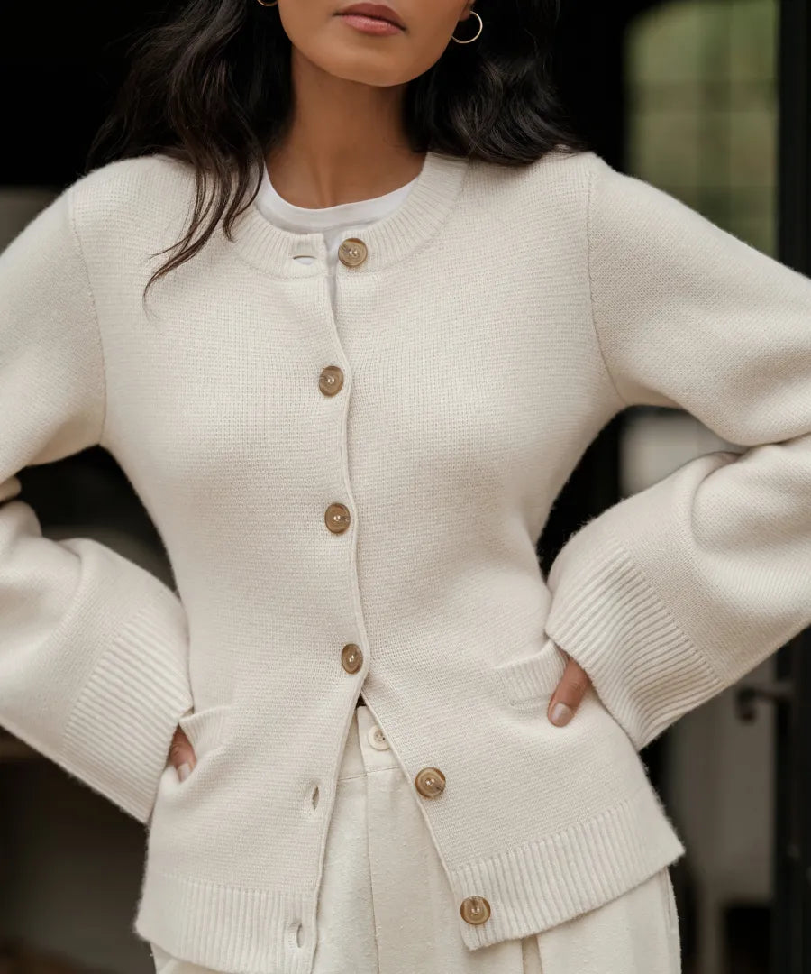 Amelia - Cardigan Classico con Bottoni per l'Inverno