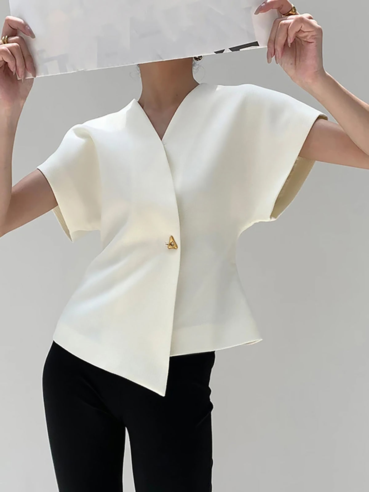 Callie - Blusa con botones y escote en V