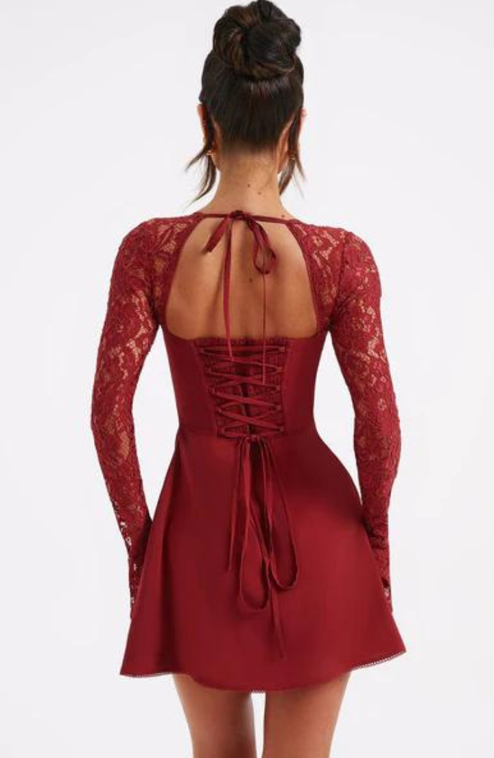 Eliana - Miniabito Elegante in Pizzo con Maniche Svasate