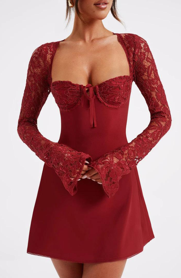Eliana - Miniabito Elegante in Pizzo con Maniche Svasate