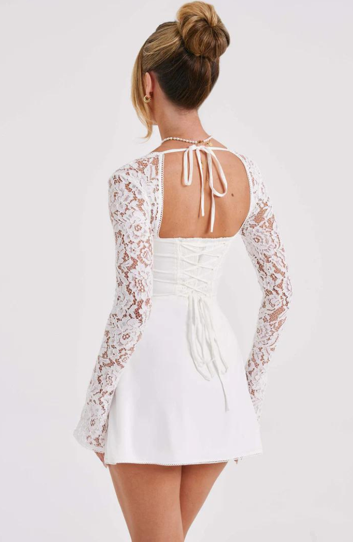 Eliana - Miniabito Elegante in Pizzo con Maniche Svasate