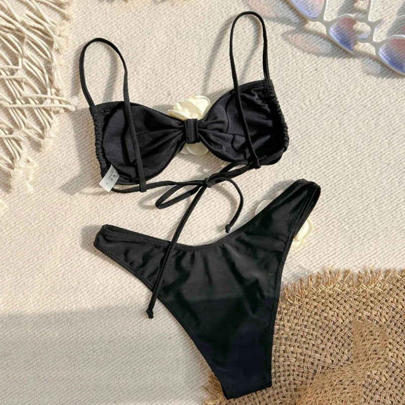 Venus - Bikiny s květinovým akcentem
