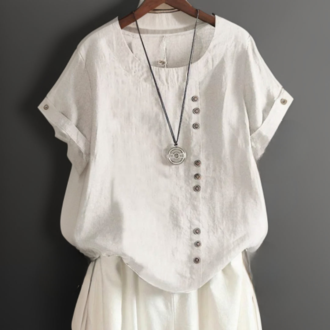 Mila - Camiseta de Cuello Redondo con Botones Decorativos | Disponible en Tallas Grandes