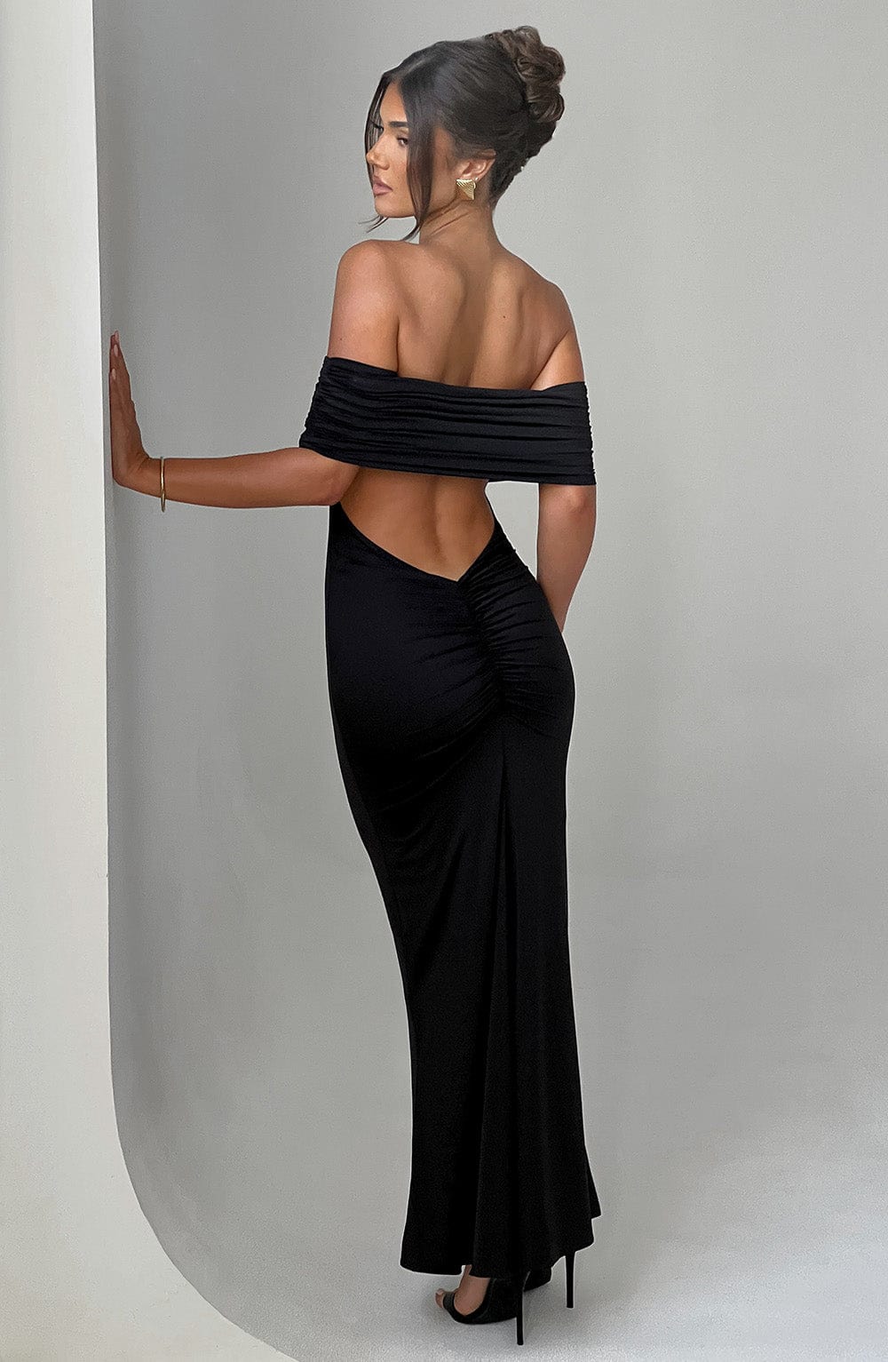 Serena - Elegante Abito Lungo Scollo Schiena Scoperta