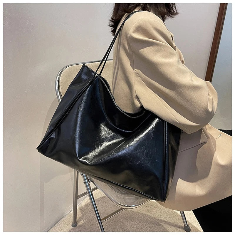 Adeline - Borsa a Spalla La Perfetta Fusione di Stile e Funzionalità