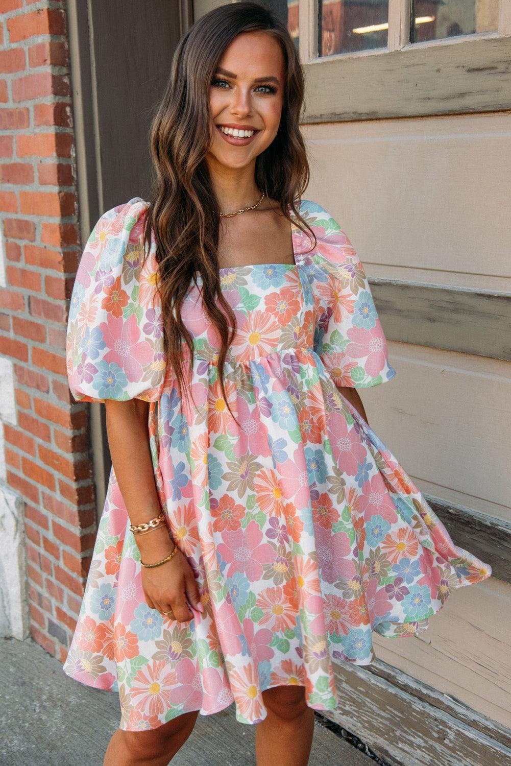 Nina - Robe Babydoll à Manches Bouffantes Florales et Col Carré